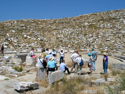 a group of participants in Delos 3